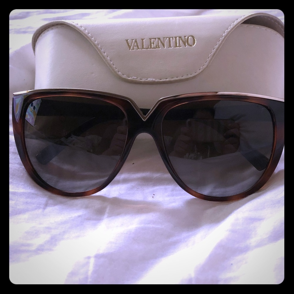 NWOT Valentino cat eye havana brown sunglasses
